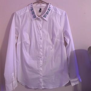 Jewel collared white dress shirt